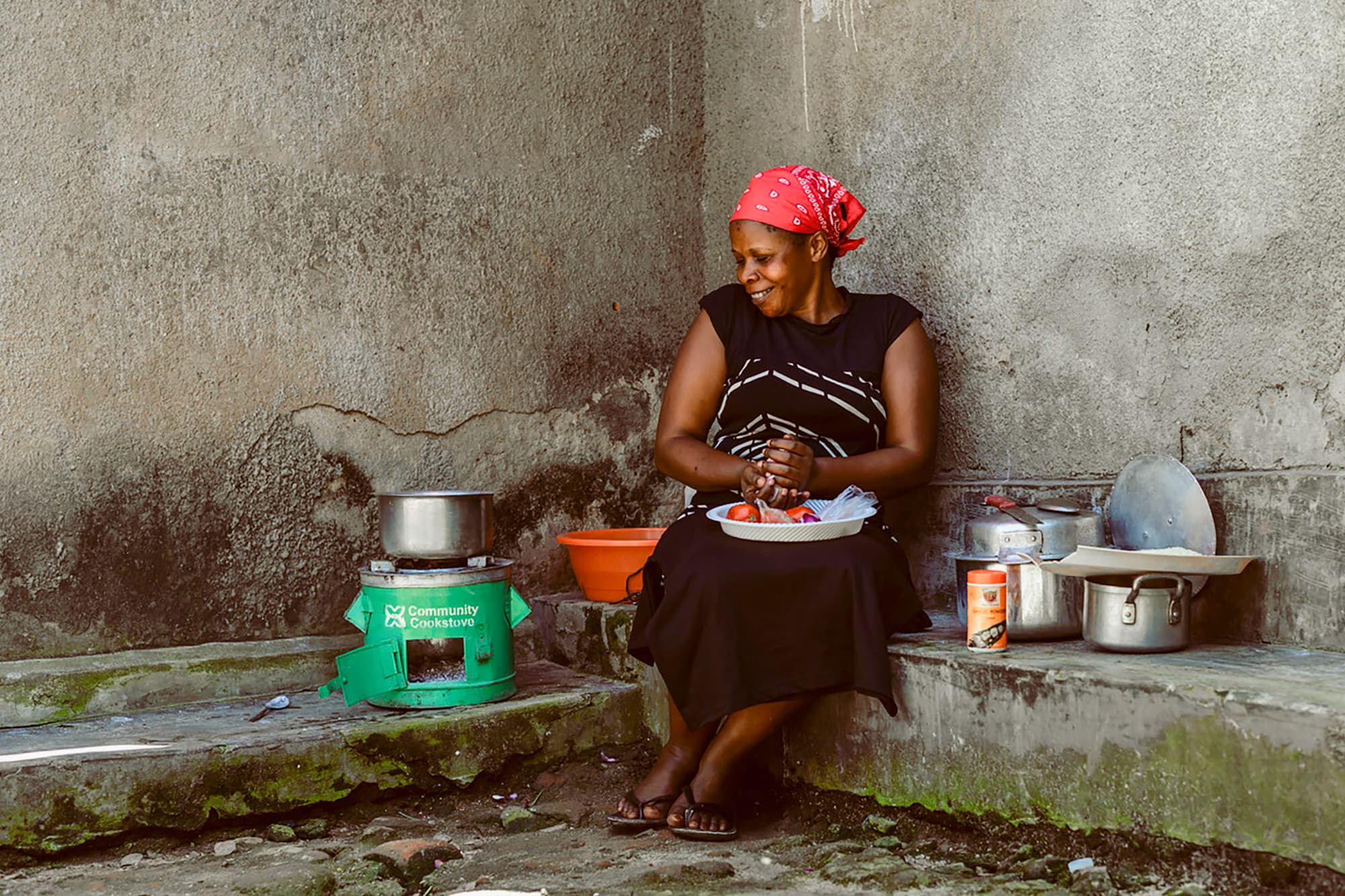 Fuel-efficient cookstoves in Uganda